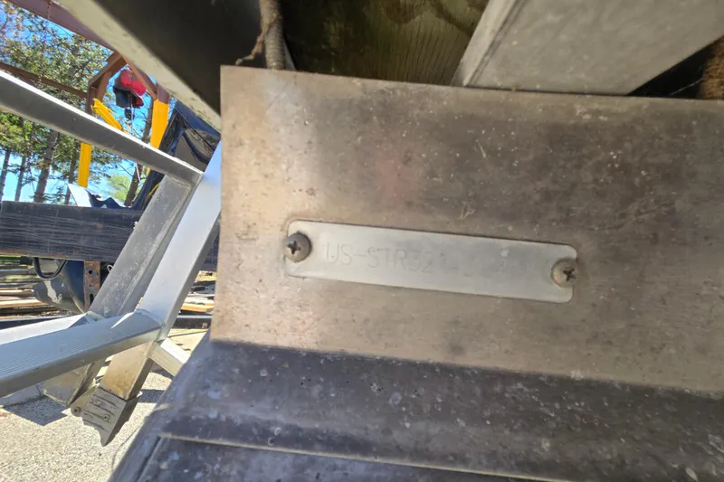 Slide: The Image of 2013 Starcraft Stardeck 236 Cruise-N-Fish boat identification plate close-up. - 16