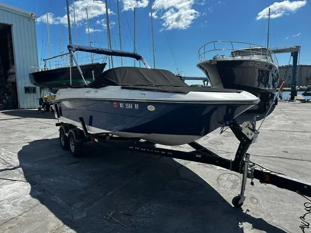 The Image of Bayliner Element 21 2022 - 0