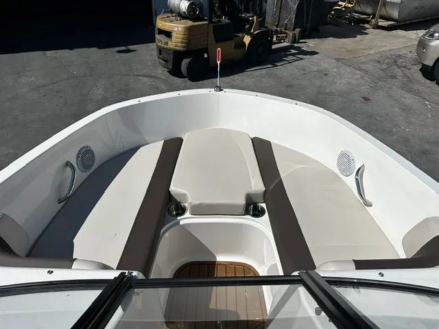 Slide: The Image of Bayliner Element 21 2022 - 12