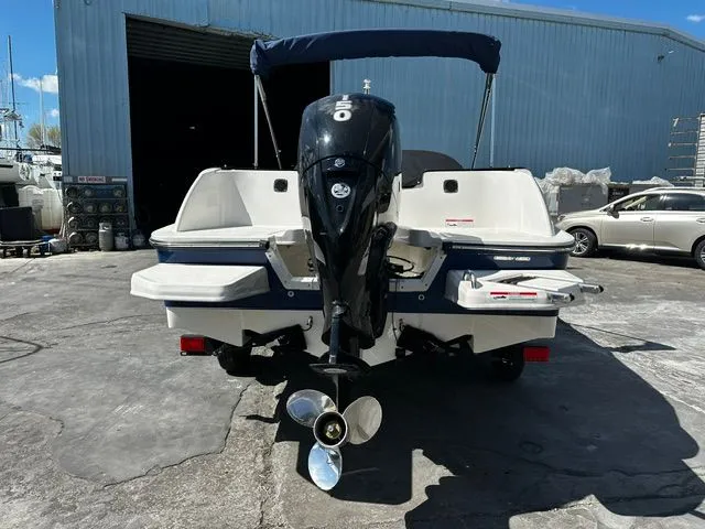 Slide: The Image of Bayliner Element 21 2022 - 5