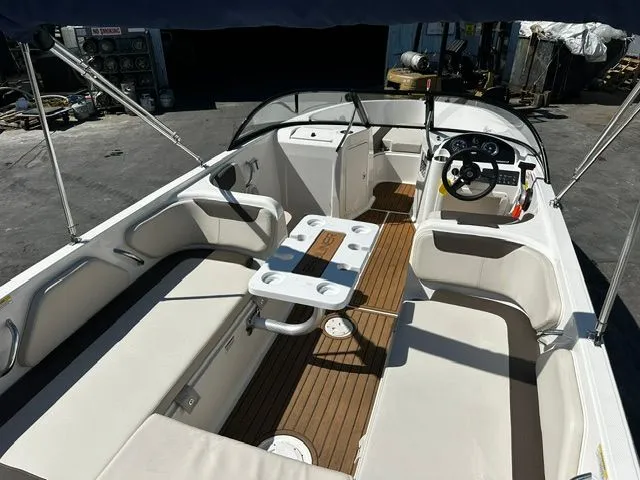 Slide: The Image of Bayliner Element 21 2022 - 7