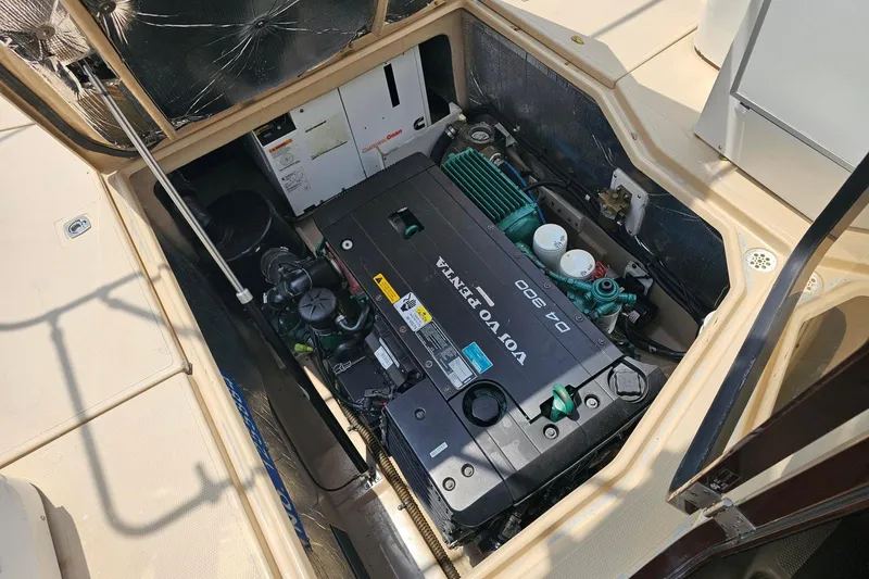 Slide: The Image of Engine compartment of 2014 Ranger Tugs R-31 CB with Volvo Penta D4-300 engine. - 4