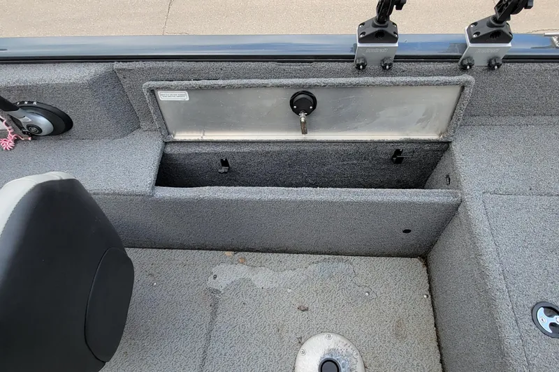Slide: The Image of 2019 Tracker Pro Guide V-175 SC boat, gray with red accents, parked at Ted's Boatarama. - 16