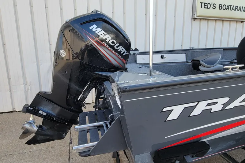 Slide: The Image of 2019 Tracker Pro Guide V-175 SC boat with trolling motor at Ted's Boatarama. - 22