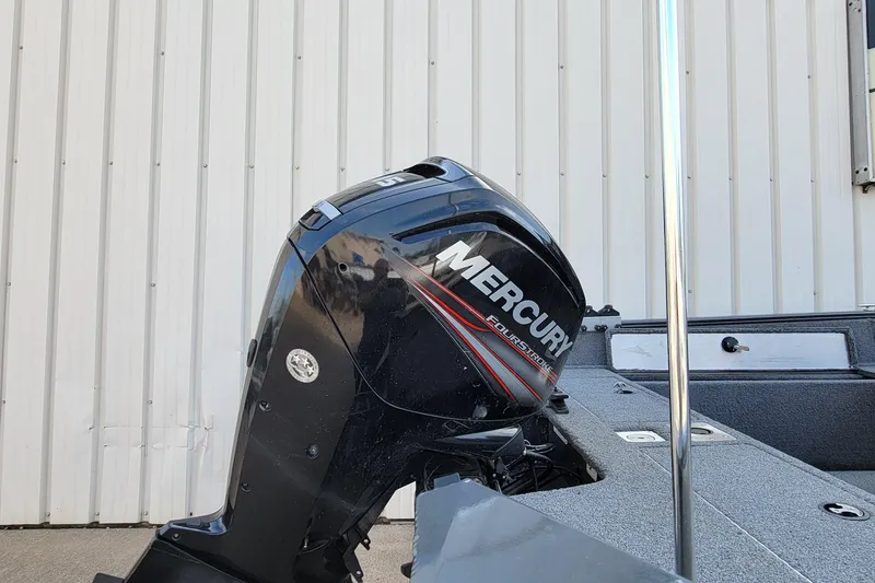 Slide: The Image of Minn Kota PowerDrive motor on 2019 Tracker Pro Guide V-175 SC boat. - 7