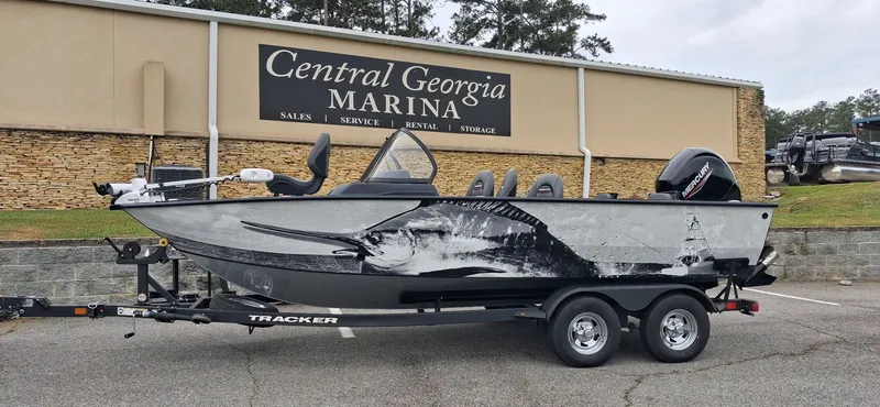 The Image of 2025 Tracker Targa V-19 Combo boat at Central Georgia Marina. - 0