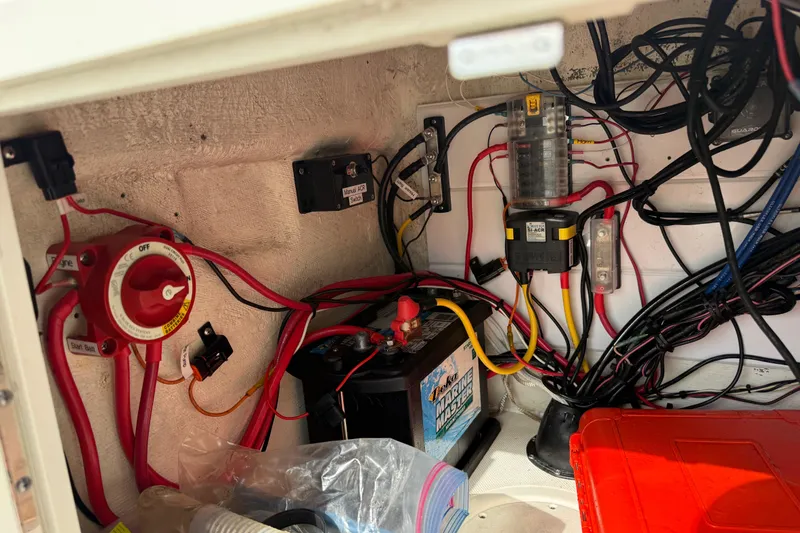 Slide: The Image of Electrical wiring and battery setup inside a 2016 Panga 22 BOCA GRANDE boat. - 28