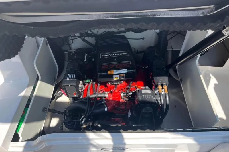Slide: The Image of Engine compartment of a 2002 Four Winns 240 Horizon with Volvo Penta 5.7 GXI engine. - 10