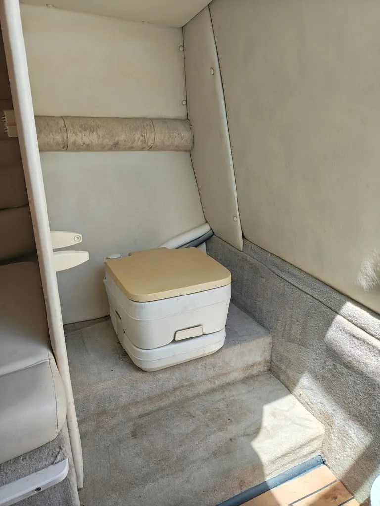 Slide: The Image of Crownline Boats 235 CCR 2005 - 12