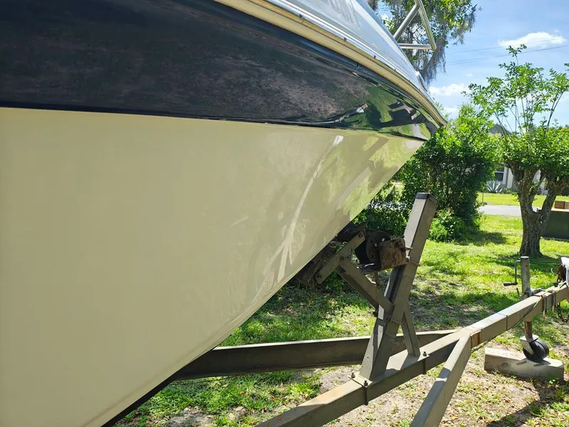 Slide: The Image of Crownline Boats 235 CCR 2005 - 15