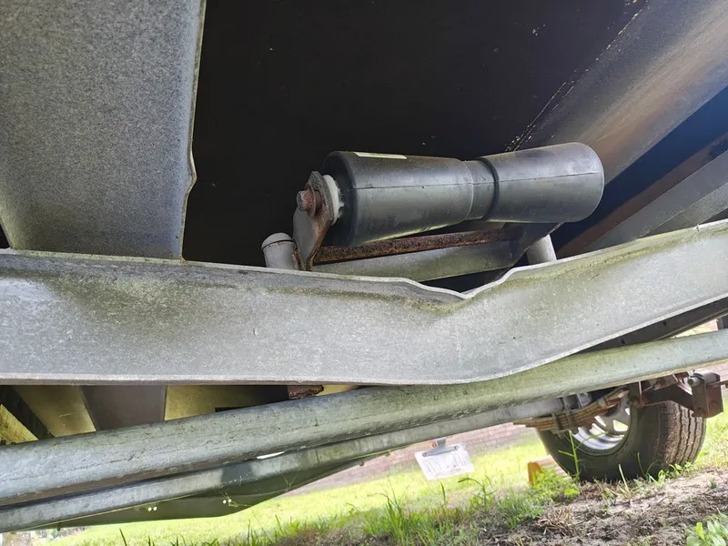 Slide: The Image of Crownline Boats 235 CCR 2005 - 21
