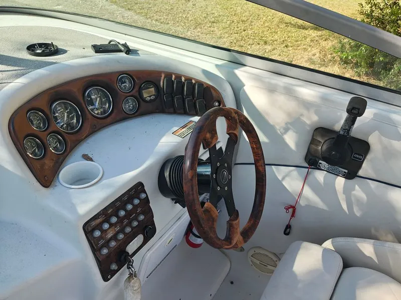 Slide: The Image of Crownline Boats 235 CCR 2005 - 6