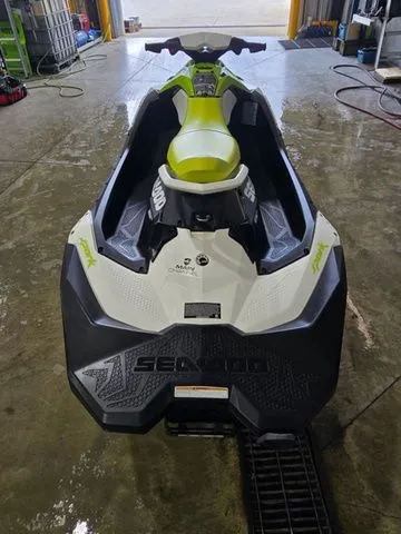 Slide: The Image of Sea-Doo Spark 3-Up Rotax 900 ACE CONV With Ibr 2023 - 5