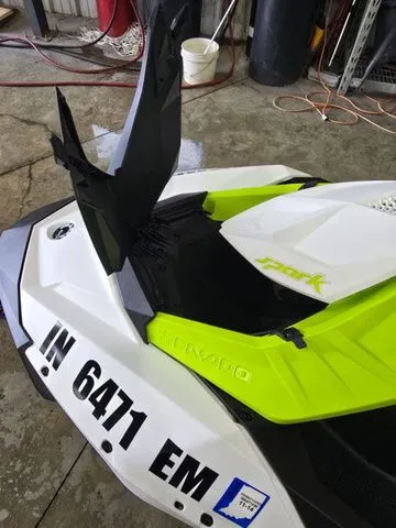 Slide: The Image of Sea-Doo Spark 3-Up Rotax 900 ACE CONV With Ibr 2023 - 9