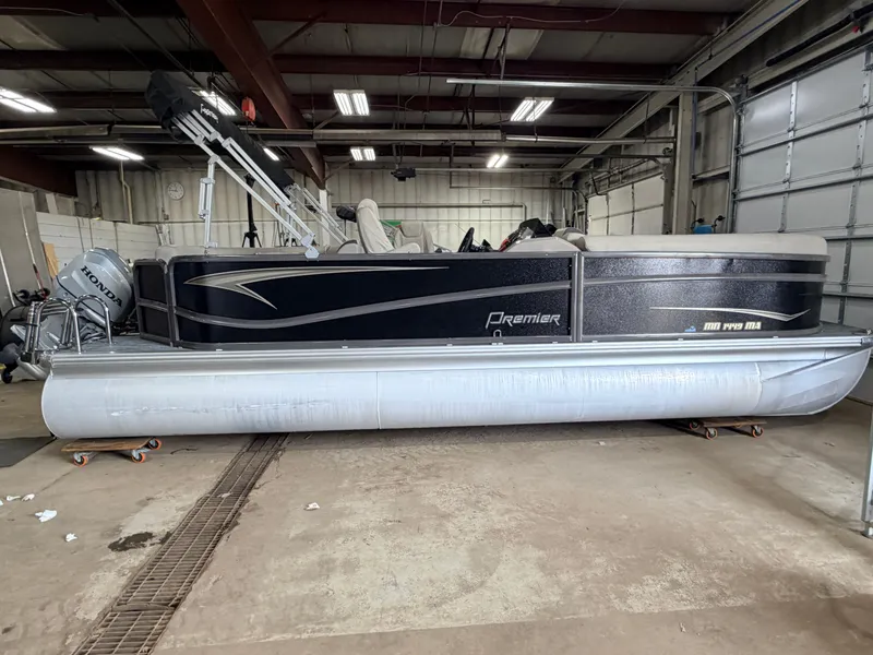 Slide: The Image of Premier 220 SunSation & 100HP Honda 4Stroke - $29,995 2020 - 22