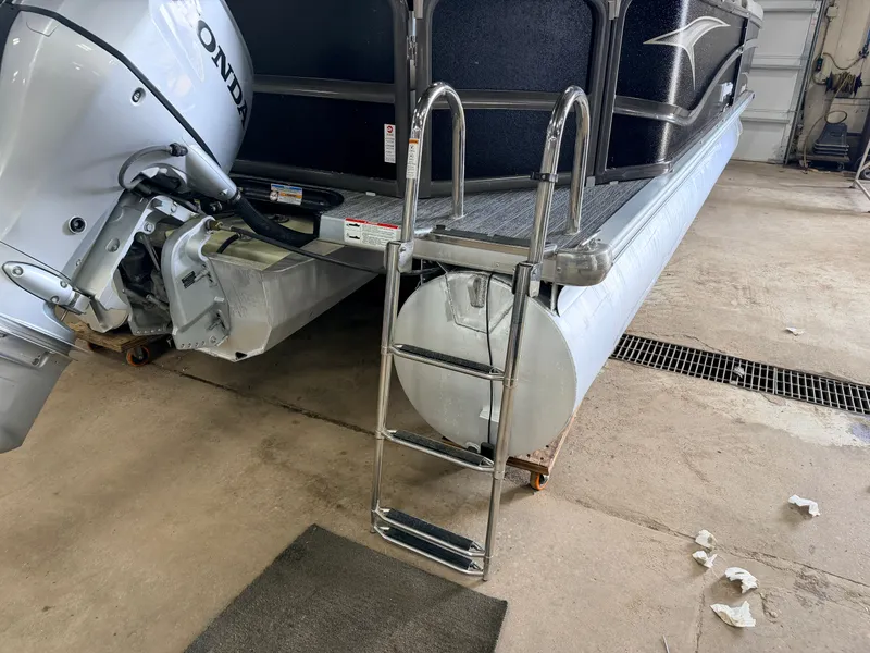 Slide: The Image of Premier 220 SunSation & 100HP Honda 4Stroke - $29,995 2020 - 48