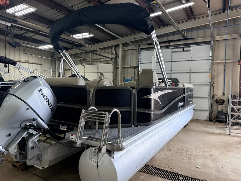 Slide: The Image of Premier 220 SunSation & 100HP Honda 4Stroke - $29,995 2020 - 53