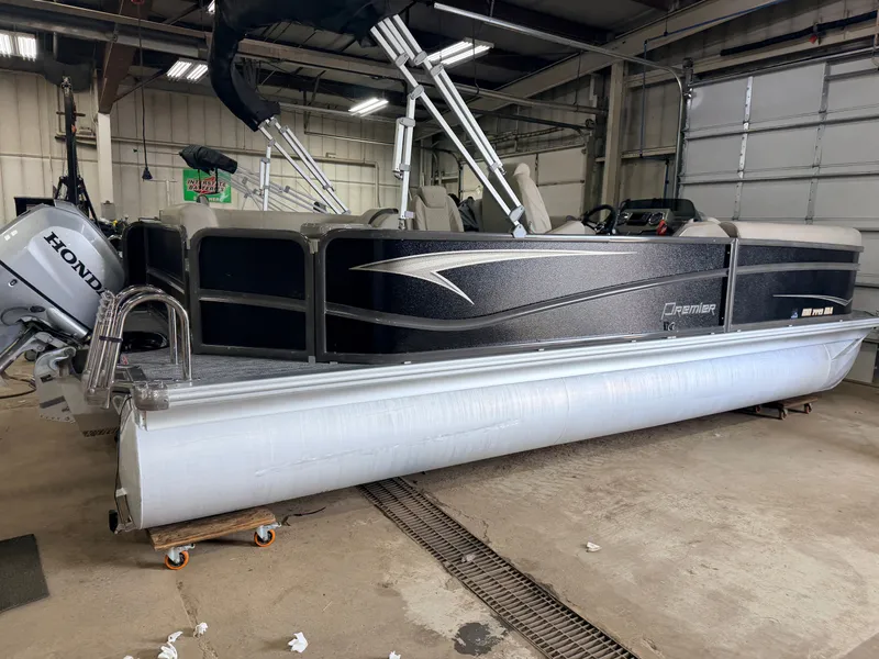 Slide: The Image of Premier 220 SunSation & 100HP Honda 4Stroke - $29,995 2020 - 54