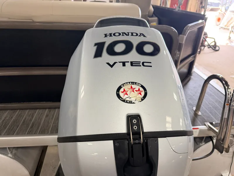 Slide: The Image of Premier 220 SunSation & 100HP Honda 4Stroke - $29,995 2020 - 59
