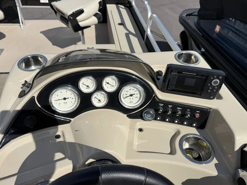 Slide: The Image of Lowe SF 214 Sport Fish 2016 - 15