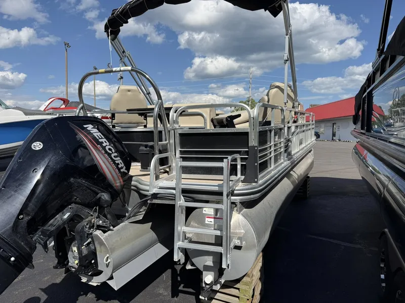 Slide: The Image of Lowe SF 214 Sport Fish 2016 - 22