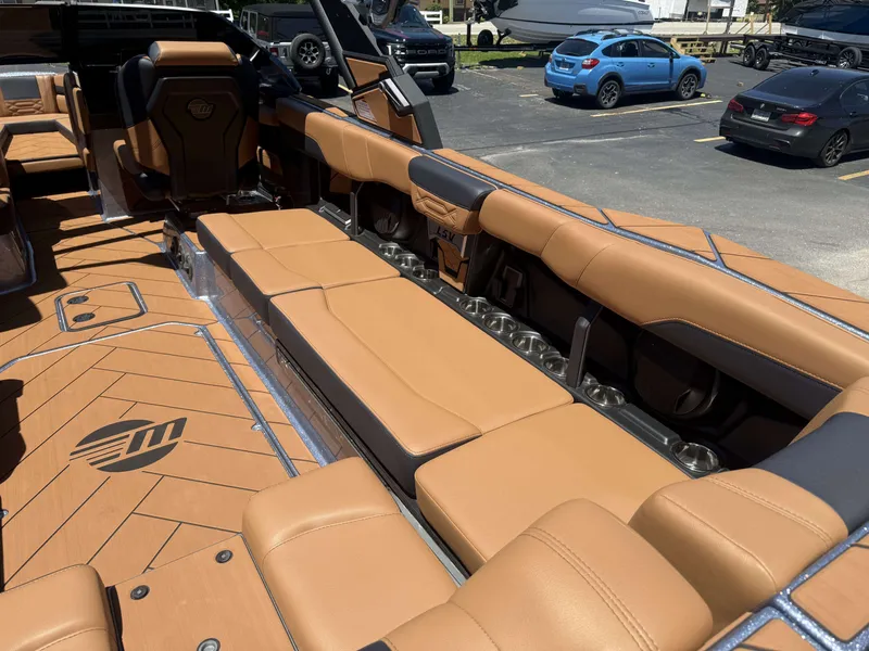 Slide: The Image of Interior of 2026 Malibu 26LSV featuring luxurious leather seating. - 24