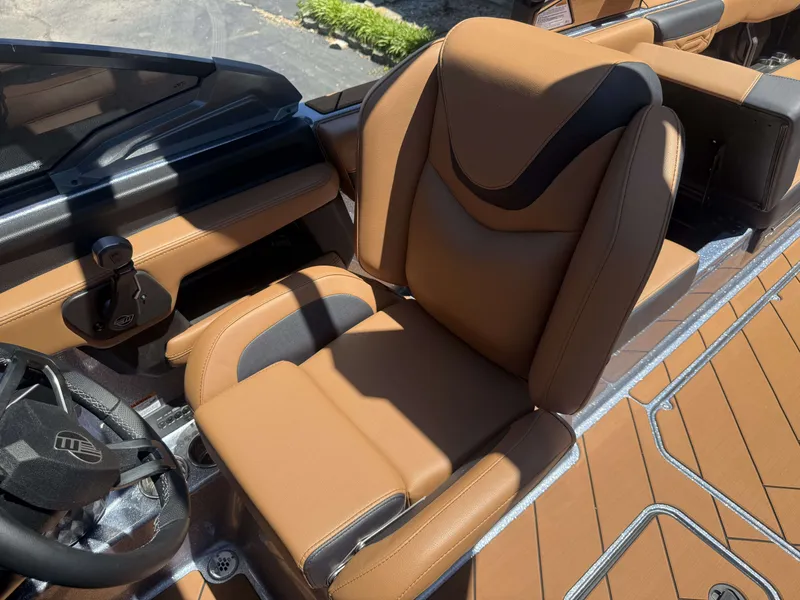 Slide: The Image of Interior of 2026 Malibu 26LSV with brown leather seats. - 37
