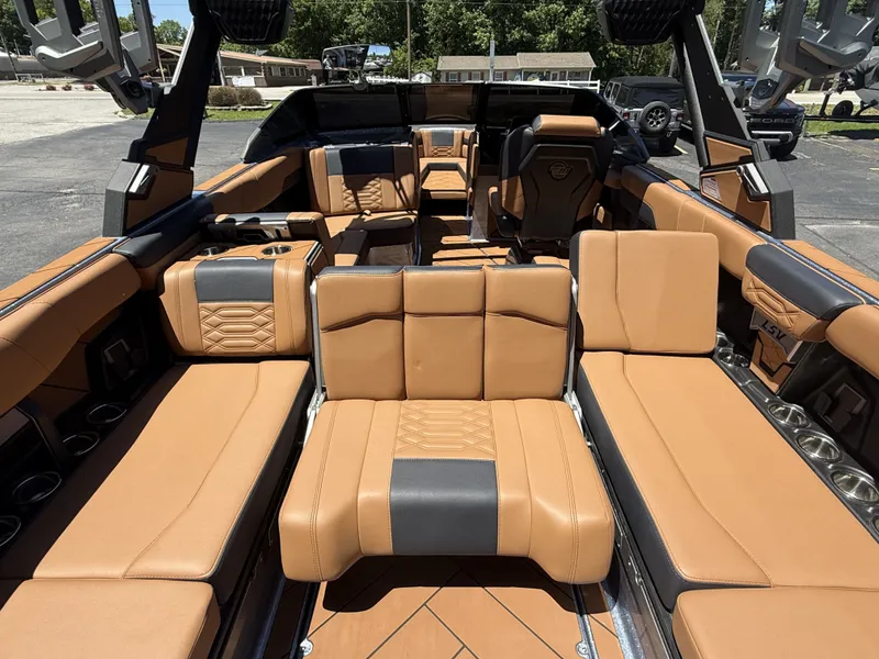 Slide: The Image of Interior of 2026 Malibu 26LSV featuring luxurious leather seating. - 9
