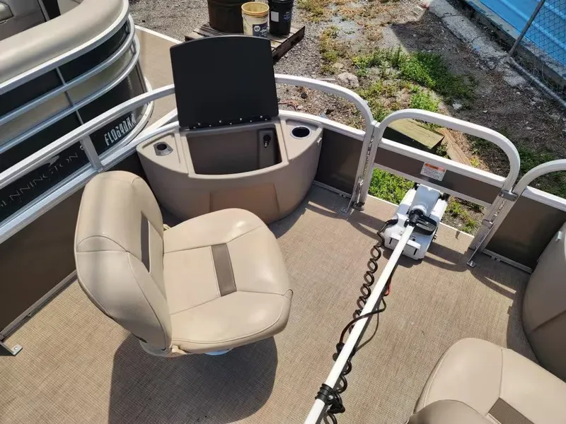 Slide: The Image of Interior of a 2022 Sun Tracker 22 DLX pontoon boat. - 14
