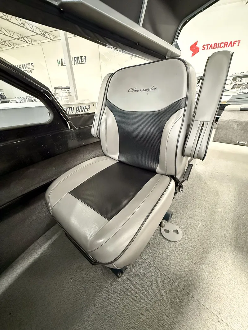 Slide: The Image of North River 24 Commander 2014 - 10