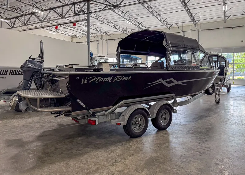 Slide: The Image of North River 24 Commander 2014 - 4