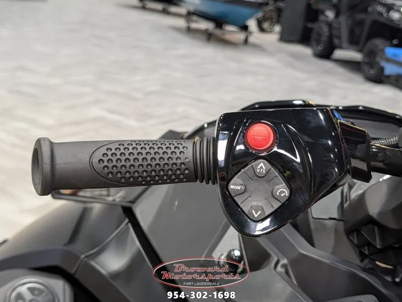 Slide: The Image of Handlebar of Sea-Doo RXT-X 325 jet ski, 2025 model. - 16