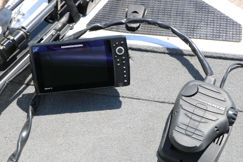 Slide: The Image of Fishfinder and foot pedal on 2014 Bass Tracker Pro 16 boat deck. - 20