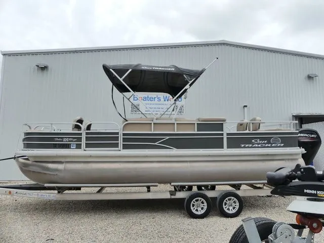Slide: The Image of Sun Tracker Fishin' Barge 22 DLX 2017 - 3