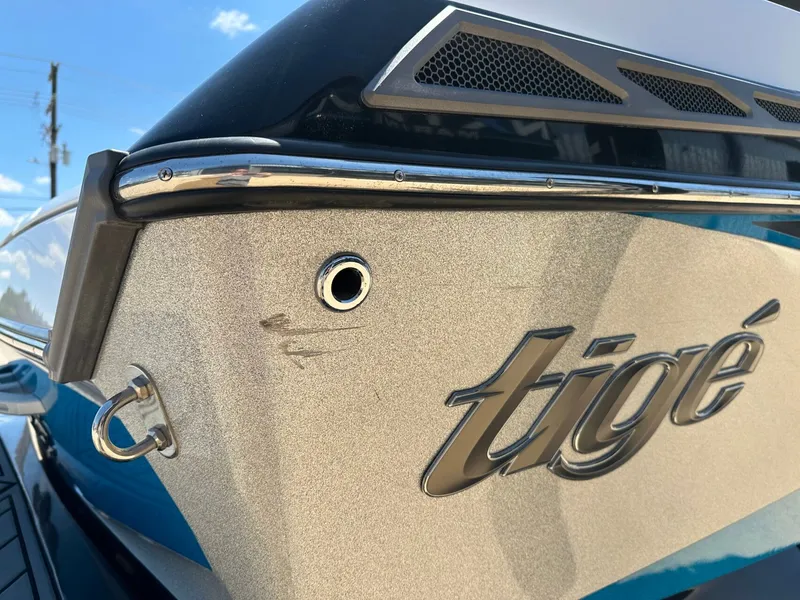 Slide: The Image of Tigé RZX3 2018 - 12