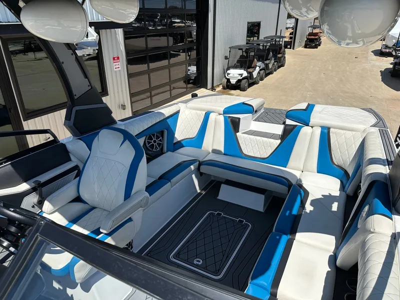 Slide: The Image of Tigé RZX3 2018 - 26