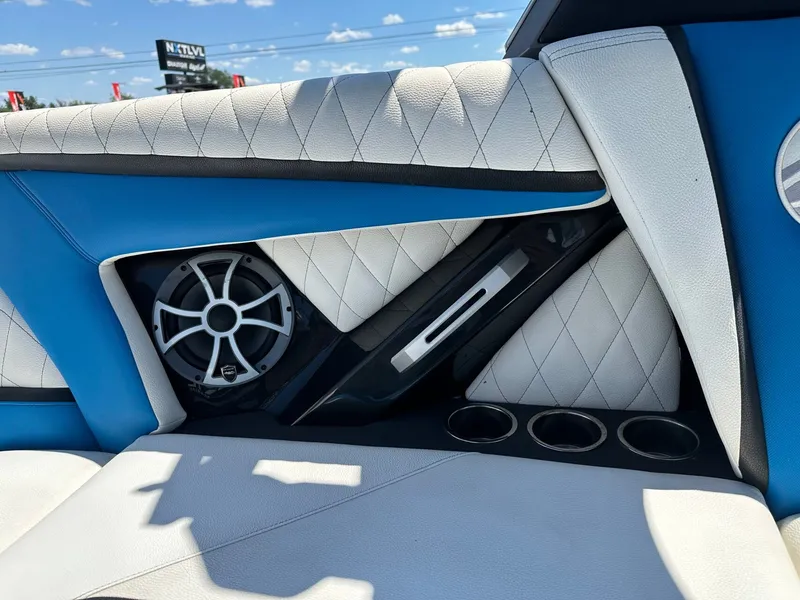 Slide: The Image of Tigé RZX3 2018 - 30