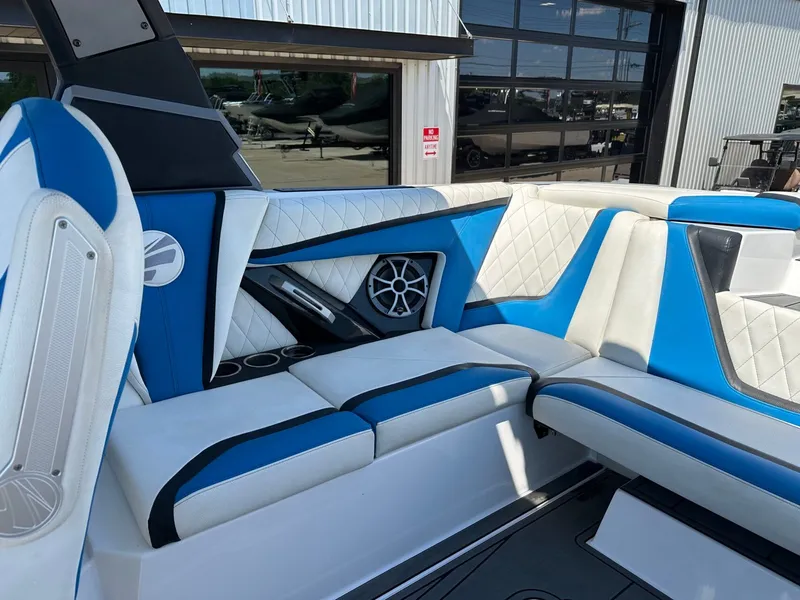 Slide: The Image of Tigé RZX3 2018 - 32
