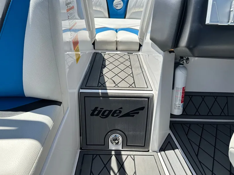 Slide: The Image of Tigé RZX3 2018 - 34