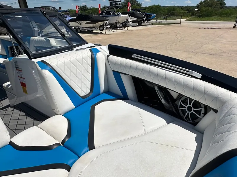 Slide: The Image of Tigé RZX3 2018 - 38