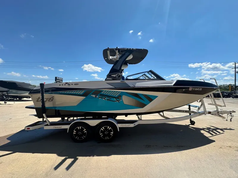 Slide: The Image of Tigé RZX3 2018 - 7