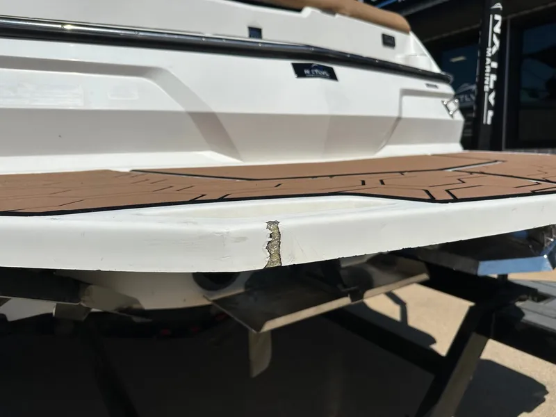 Slide: The Image of MasterCraft NXT22 2021 - 10