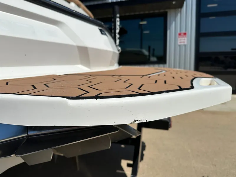 Slide: The Image of MasterCraft NXT22 2021 - 11