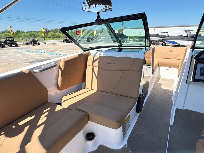 Slide: The Image of MasterCraft NXT22 2021 - 18