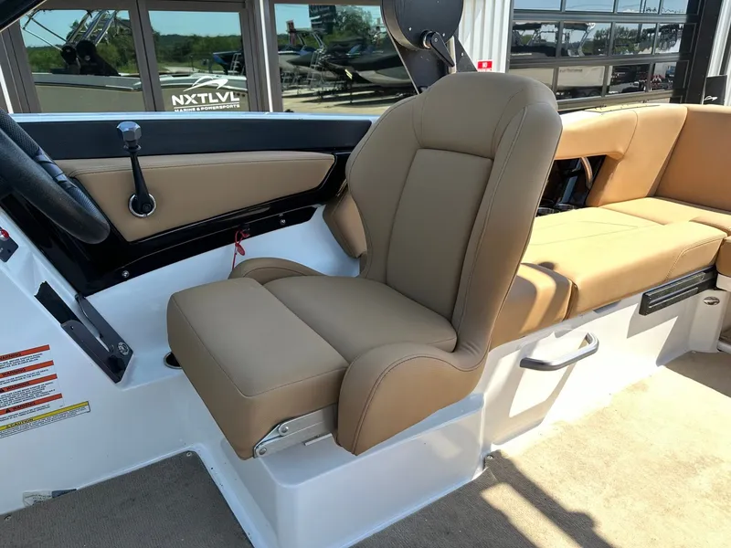 Slide: The Image of MasterCraft NXT22 2021 - 19