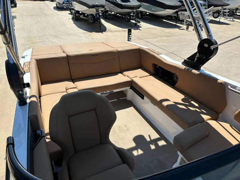 Slide: The Image of MasterCraft NXT22 2021 - 25