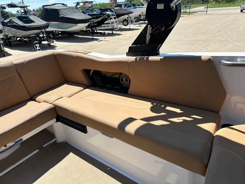 Slide: The Image of MasterCraft NXT22 2021 - 26