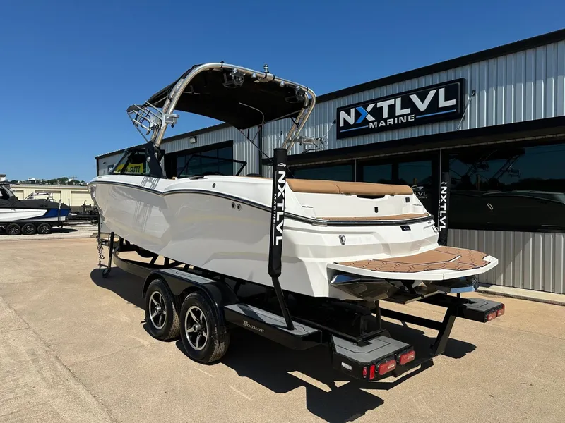 Slide: The Image of MasterCraft NXT22 2021 - 3