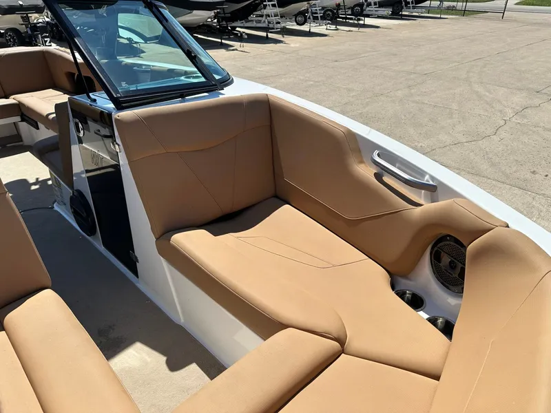 Slide: The Image of MasterCraft NXT22 2021 - 31