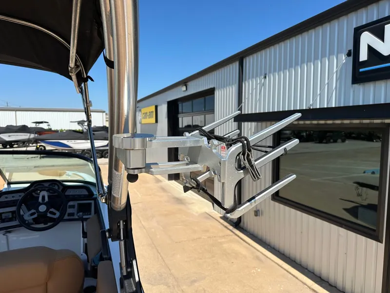 Slide: The Image of MasterCraft NXT22 2021 - 34